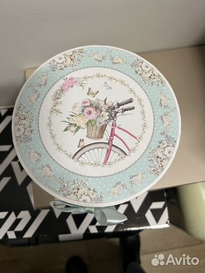 Чайный набор (чашка и блюдце) в подарочной коробке