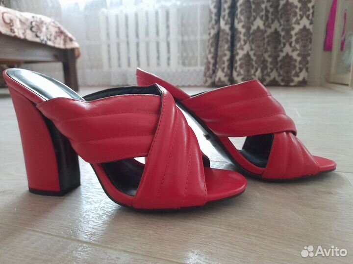 Босоножки женские