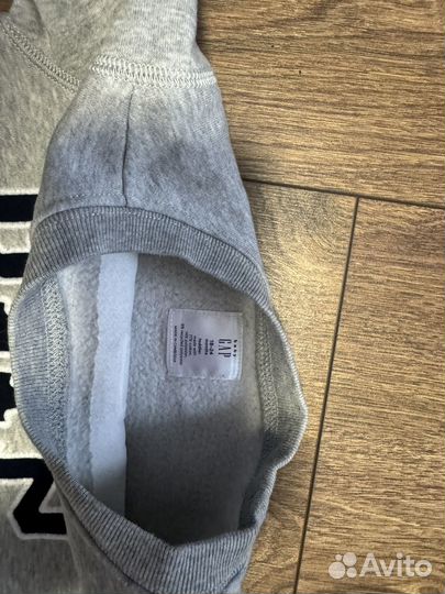 Свитшоты Gap