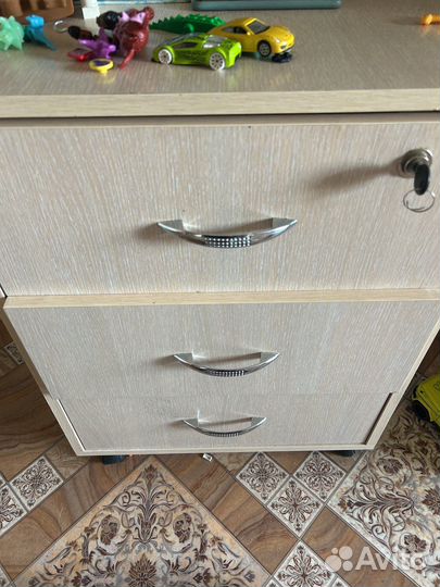 Тумба выкатная бу