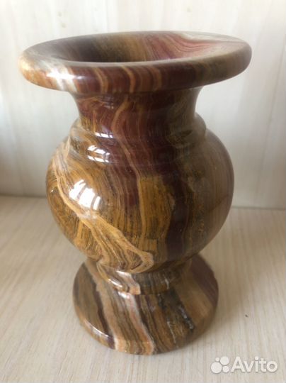 Вазы из оникса