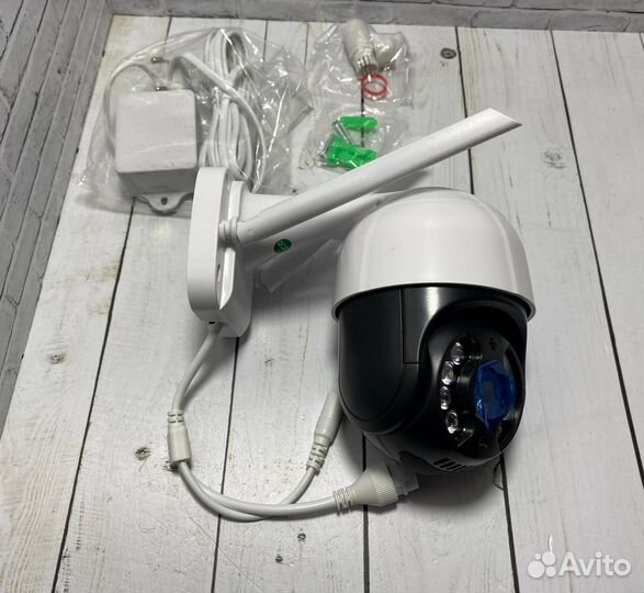 Поворотная Wi-Fi IP камера