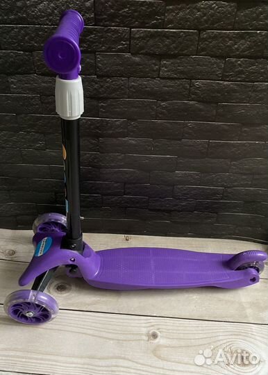 Самокат детский трехколесный новый