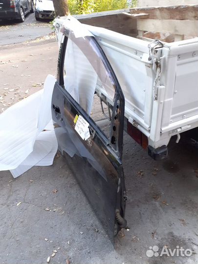 Дверь передняя правая Mitsubishi Grandis и мд