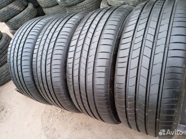 Kumho Ecsta HS51 235/45 R18 94V