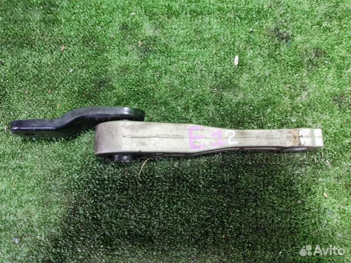 Опора двигателя нижняя volkswagen Caddy 4 2019