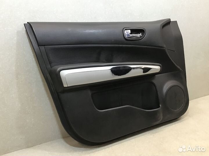 Обшивка двери передней левой Nissan X-Trail (T31)