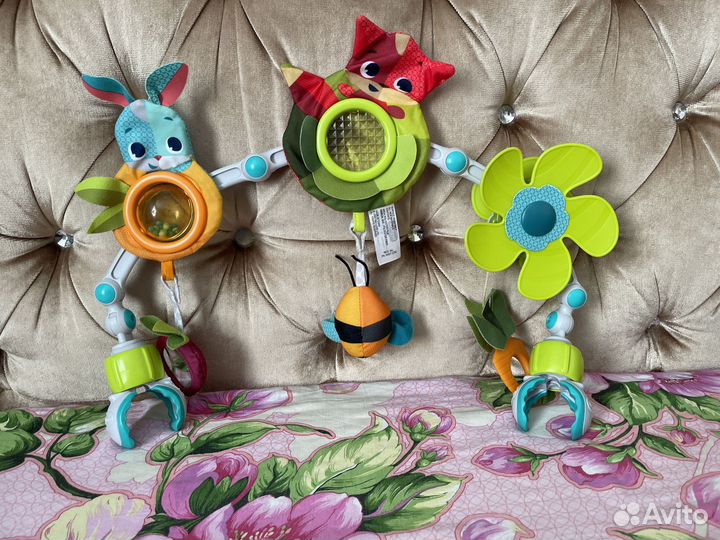 Дуга с игрушками