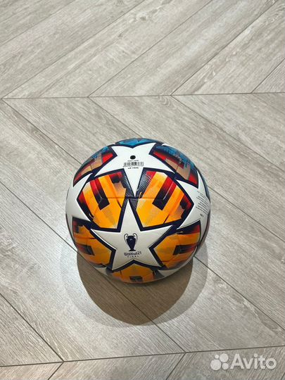 Футбольный мяч adidas Финал лиги чемпионов
