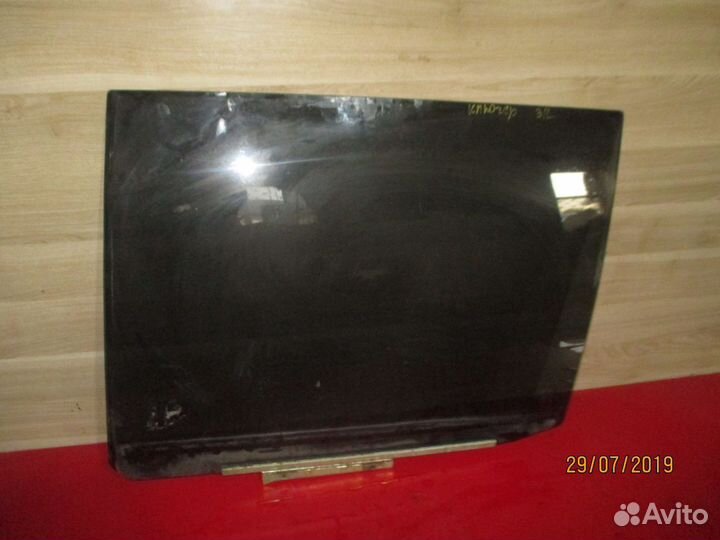 Стекло двери заднее левое Toyota Kluger 2000-2007