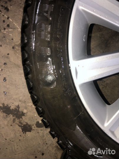 Goodyear Ultragrip Ice Arctic 215/55 R17 94T