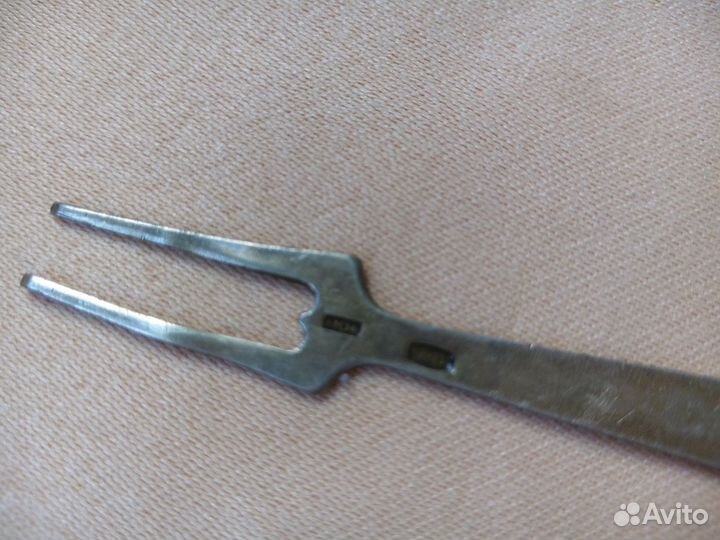 Вилка для сыра и маслин из серебра