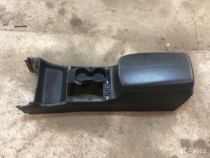 Подлокотник Kia Sorento 2