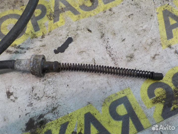 Трос стояночного тормоза Toyota Corolla (E120) 20