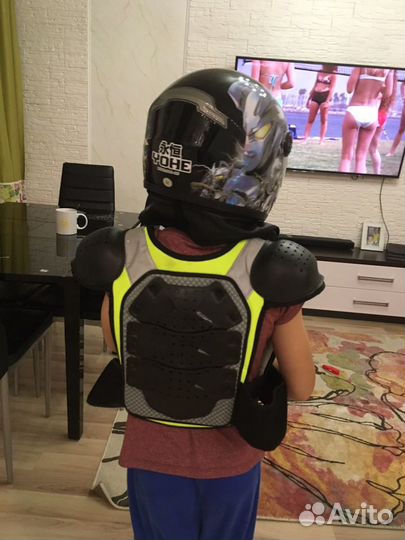 Мото защита на возраст примерно от 3 до 5 лет