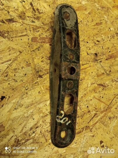 Траверс МКПП Mercedes Benz w201