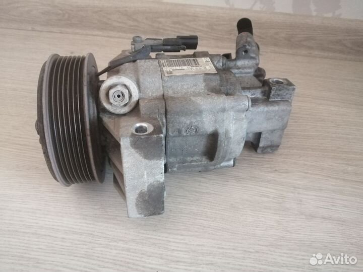Компрессор кондиционера renault 926008367R