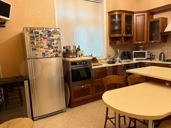 Дом 220 м² на участке 7,5 сот.