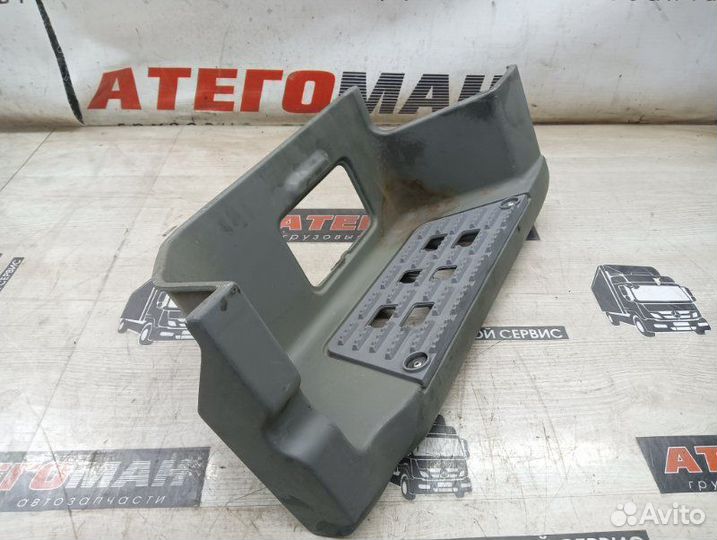 Подножка левая Mercedes-Benz