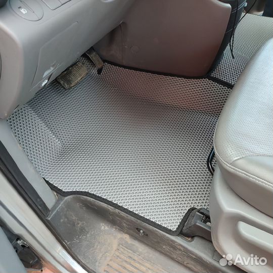 Комплект EVA ковриков на Hyundai H1 с бортами