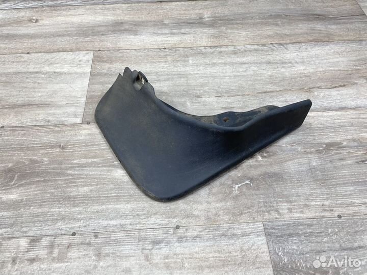 Брызговик передний правый Ford Kuga 2 / Форд Куга