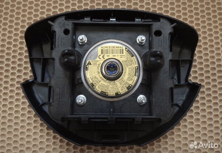 Подушка безопасности водителя Nissan Almera G15