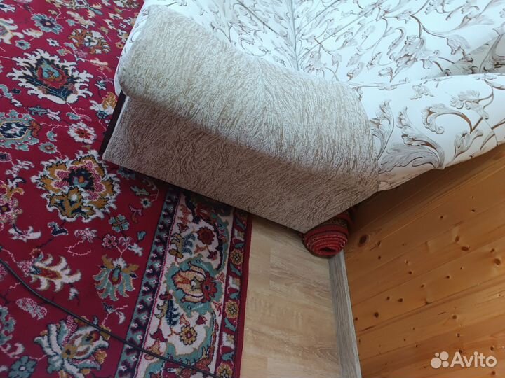 Диван и два кресла