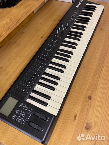 Midi клавиатура Alesis QX 61 с пэдами купить в Красноярске | Хобби и ...