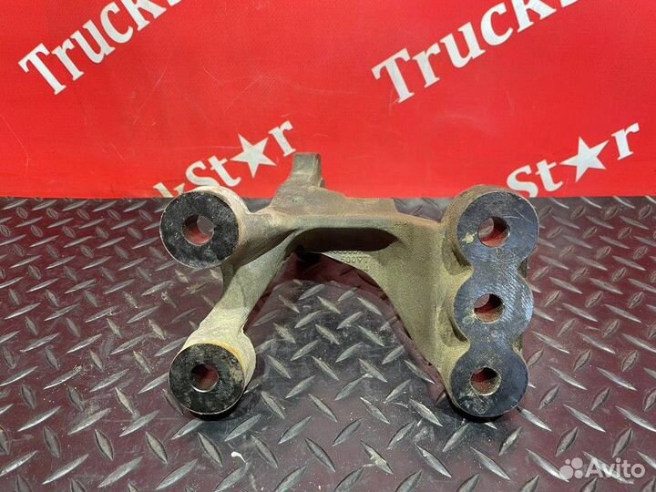 Кронштейн двигателя передний левый Daf XF105