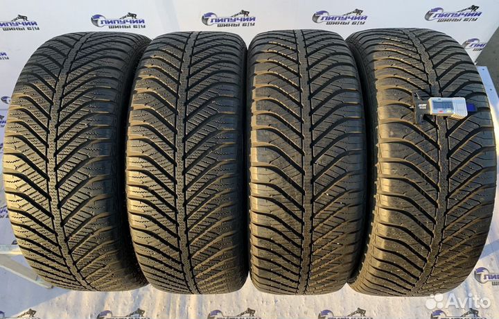 Goodyear Vector 4Seasons 215/55 R16 97V