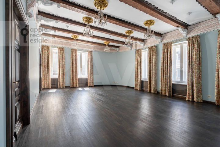 5-к. квартира, 210 м², 3/6 эт.