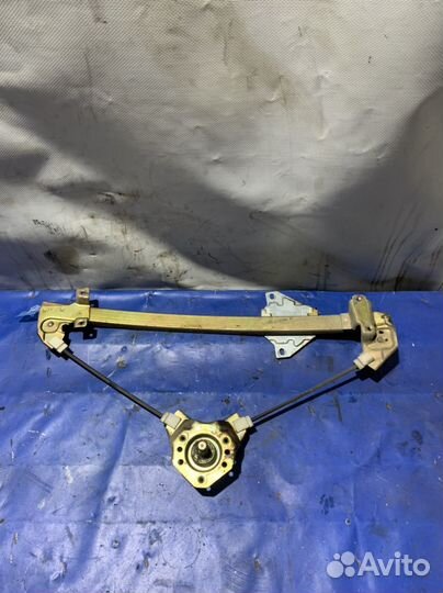 Стеклоподъемник передний R mitsubishi galant e32a