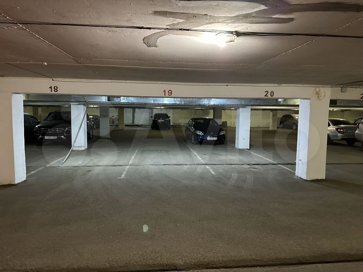 Машиноместо, 13 м²