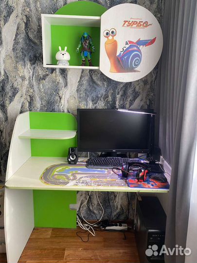 Детский письменный стол бу