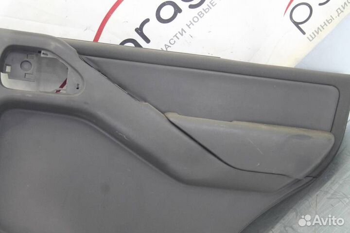 Обшивка двери задней правой Nissan Pathfinder R51
