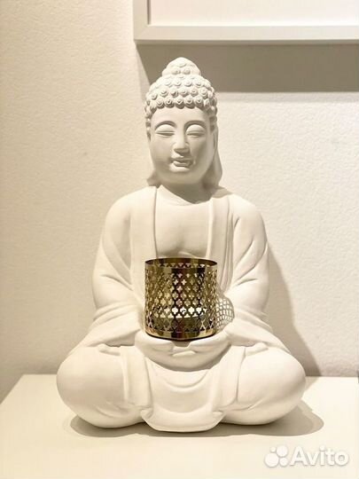 Будда с лотосом гипс