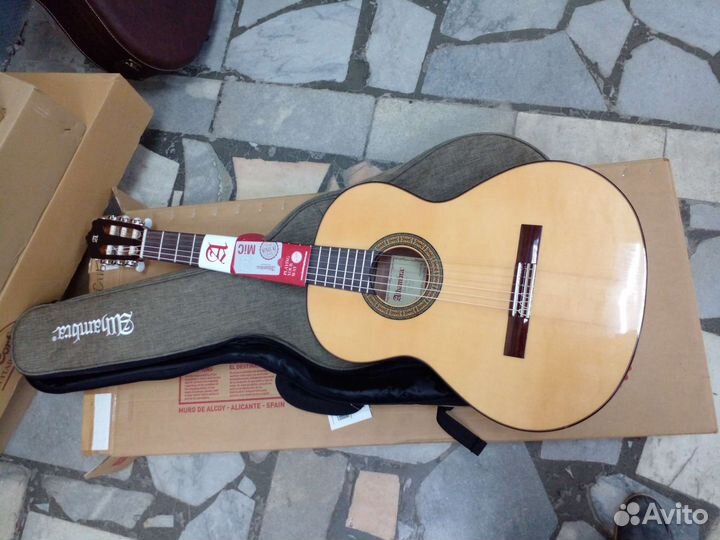 Гитара классика Alhambra 6.204