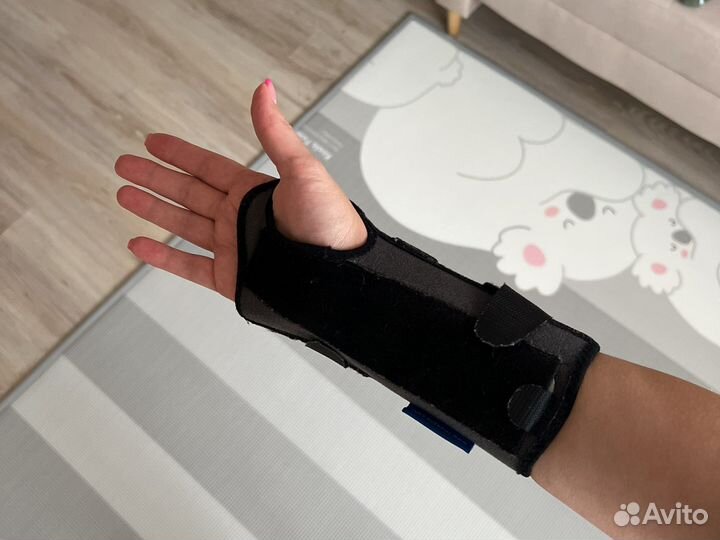 Ортез на лучезапястный сустав правый