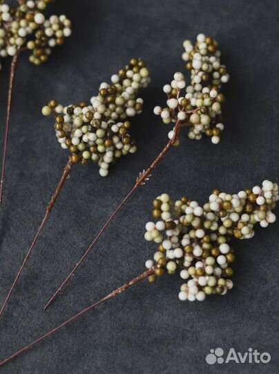 Искусственные ветки ягод для творчества и декора