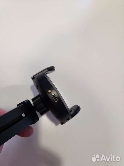 Автомобильное зу и держать hoco