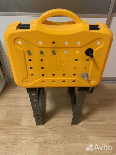 Набор инструментов игрушечный и верстак