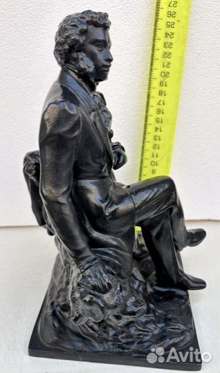 Фигура пушкин на бревне.чугун.касли 1986г