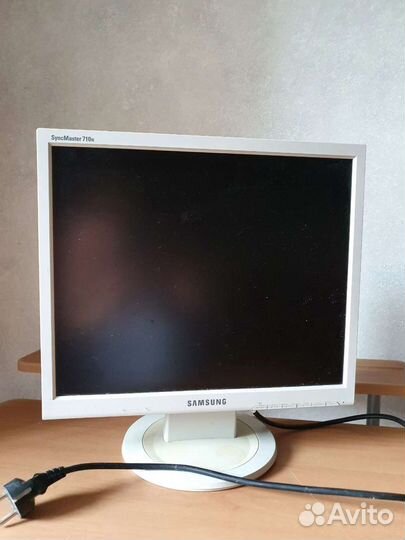 Монитор Samsung syncmaster