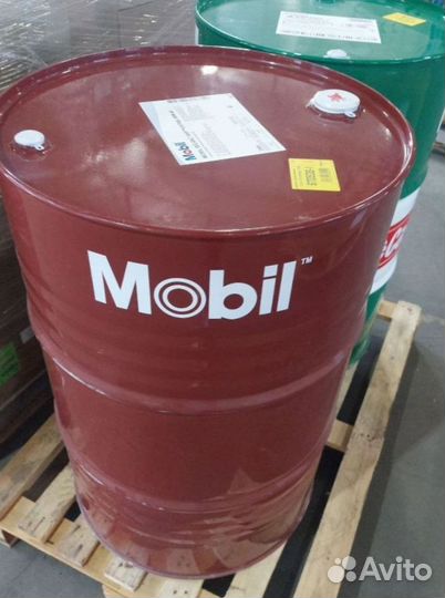 Оригинальное моторное масло Mobil 15W40