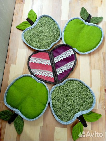 Кухонные фартуки, прихватки 3шт на 100р