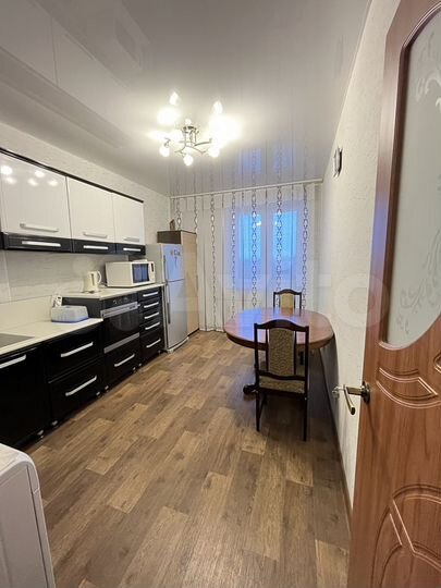 2-к. квартира, 64 м², 4/10 эт.