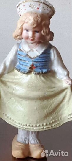 Статуэтка танцующая девочка