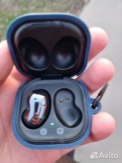 Samsung galaxy buds live левый наушник