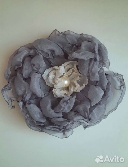 Брошь заколка цветок из ткани