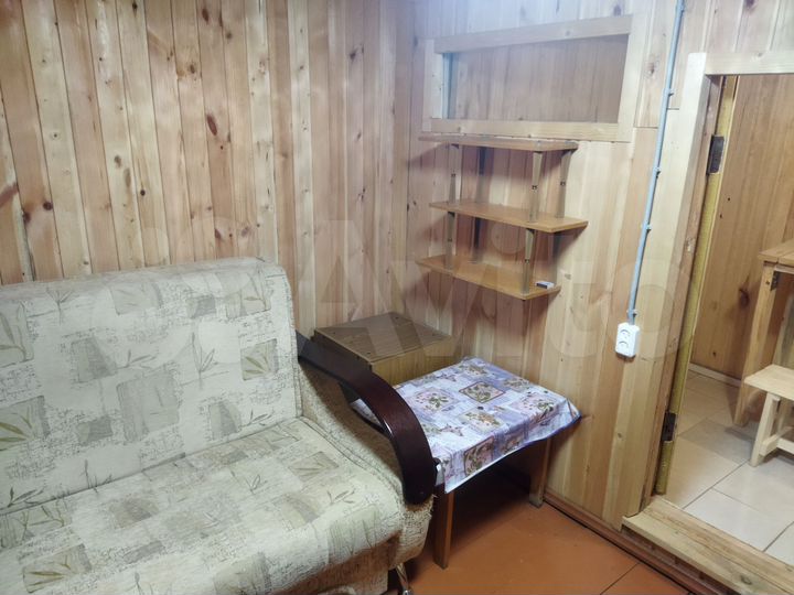 Дом 12 м² на участке 6 сот.